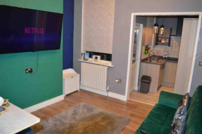 Unique 4 Bed House In Derby Perfect For Contractors And Families